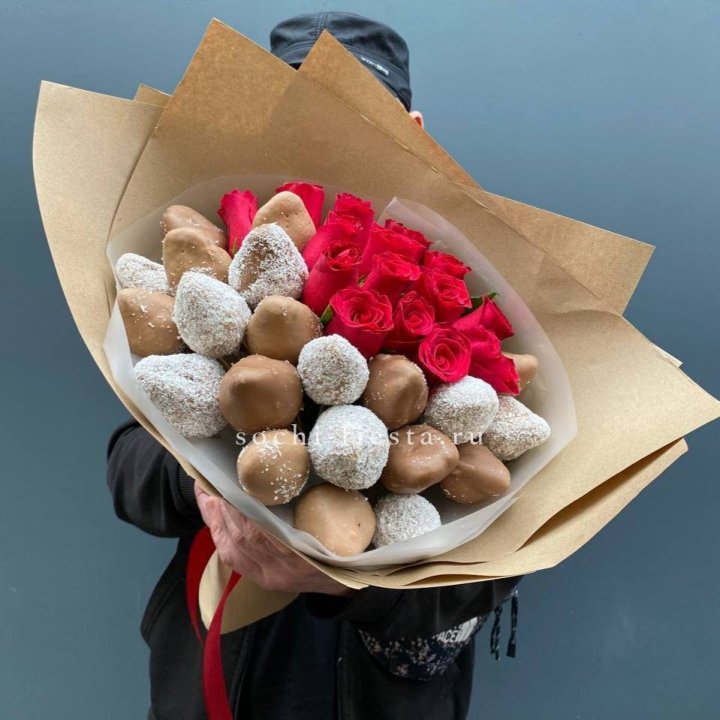Розы и клубника в шоколаде Мерси в Туле