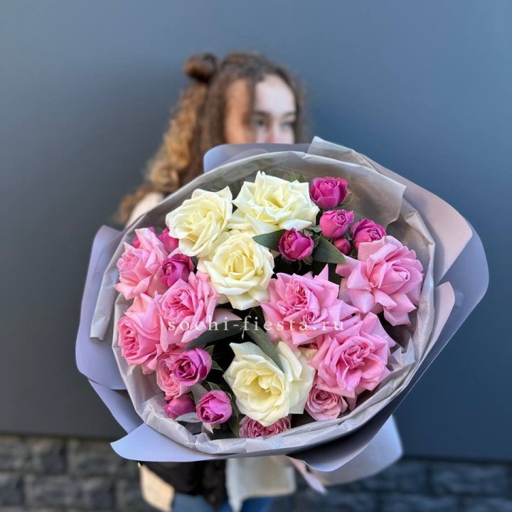 Букет французских и пионовидных роз в Туле