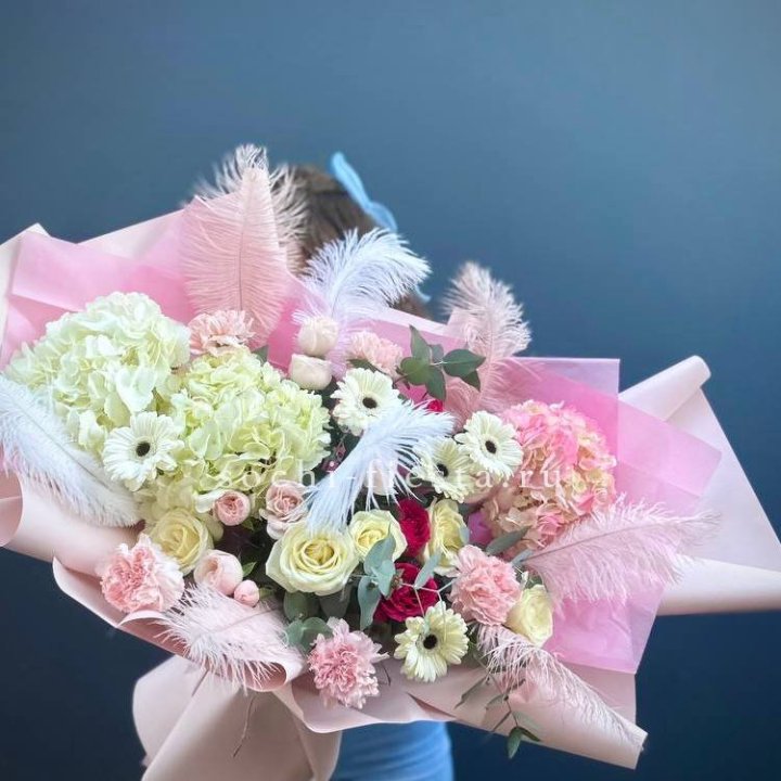 Дизайнерский букет "Валенсия-3" в Туле