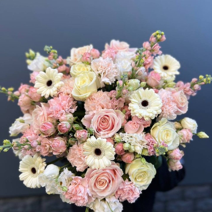 Авторский букет "Нежный" в Туле