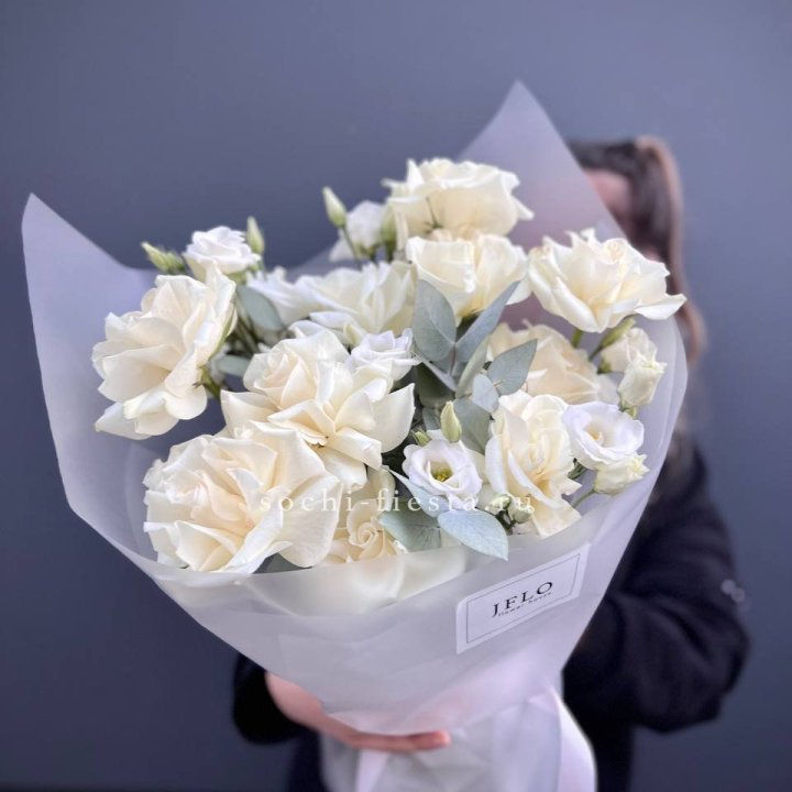 Букет французских роз и эустомы  в Туле