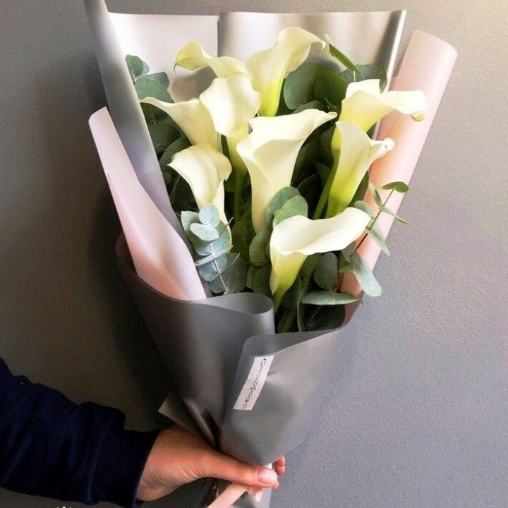 Каллы с эвкалиптом в Туле