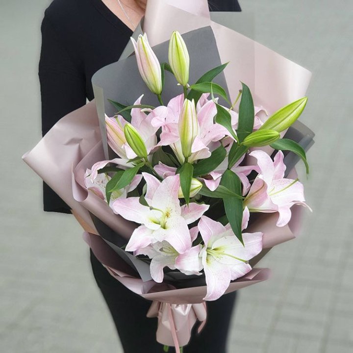 Букет розовых лилий в Туле