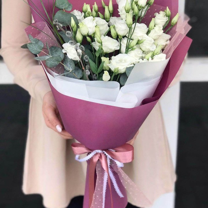 Эустомы с эвкалиптом в Туле