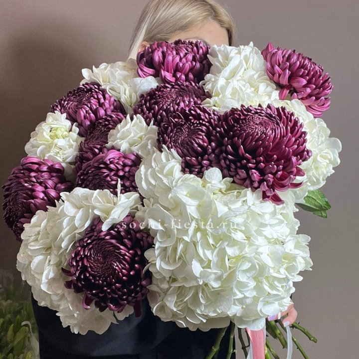 Охапка Бигуди и гортензий в Туле