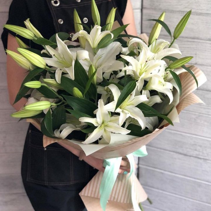 Букет белых лилий в Туле