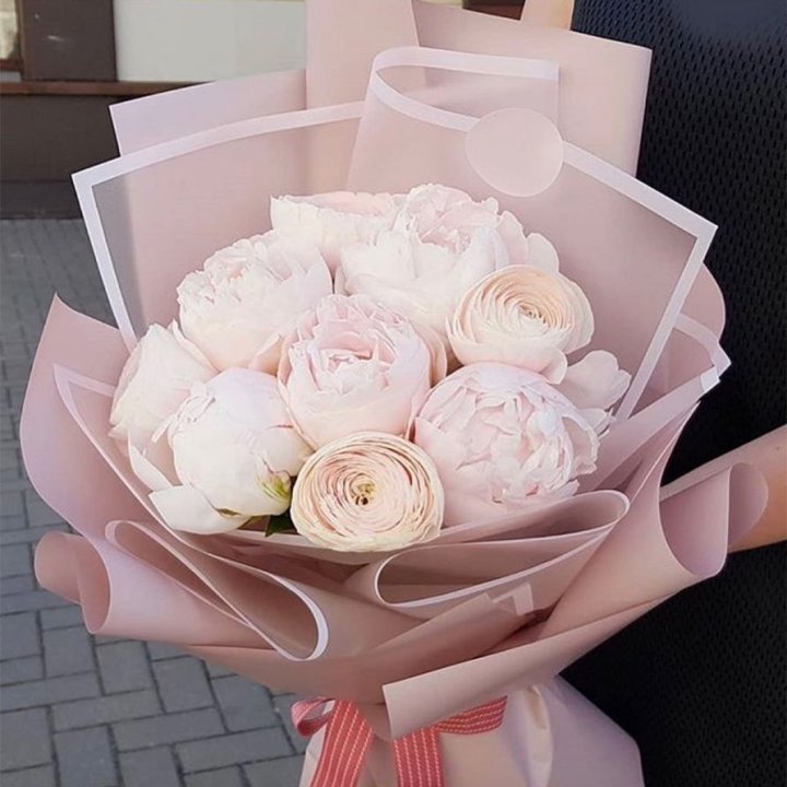 Пионы и ранункулюсы в Туле