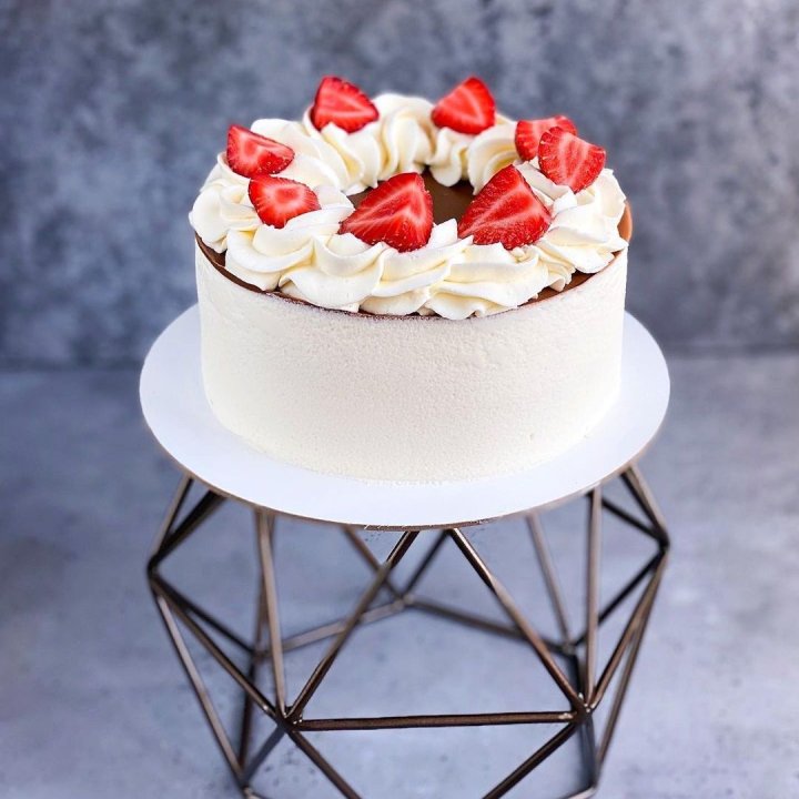 Торт "Клубника со сливками" в Туле