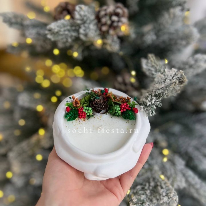 Свеча ароматическая в гипсе Руки с шишкой в Туле