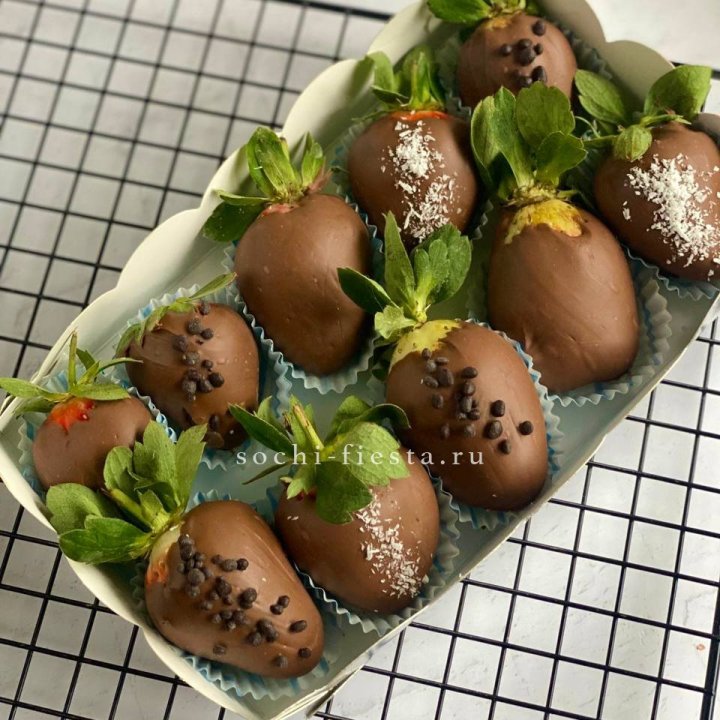 Клубника в шоколаде 10 ягод в Туле