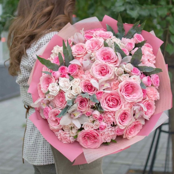 Дизайнерский букет "Барби" в Туле