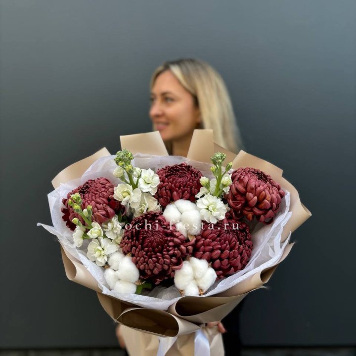 Хризантемы с маттиолой в Туле