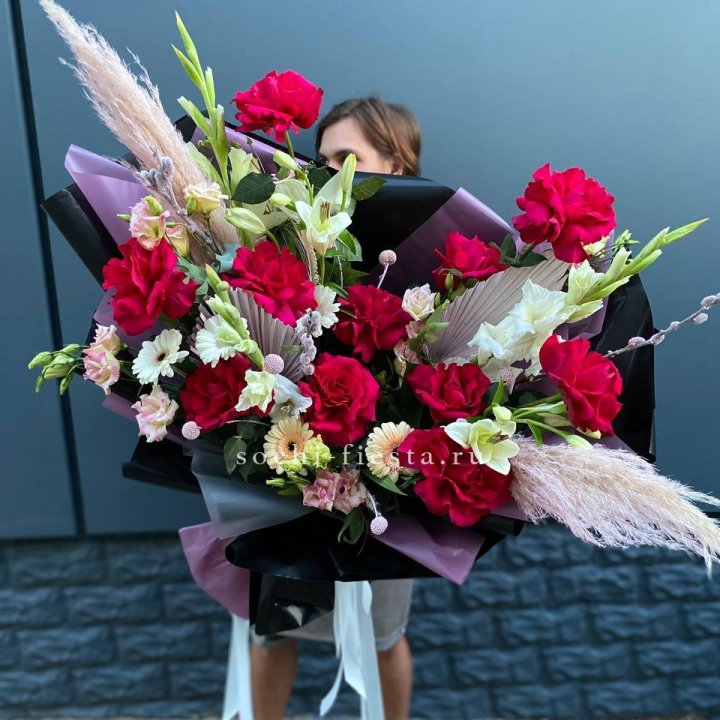 Дизайнерский букет Ред в Туле