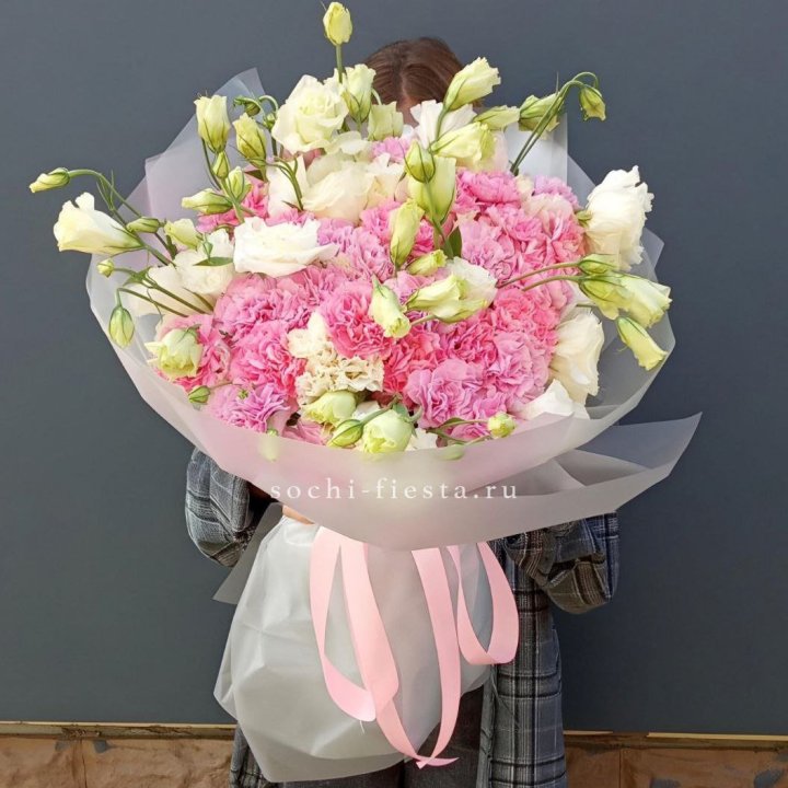 Букет из эустом и диантусов  в Туле