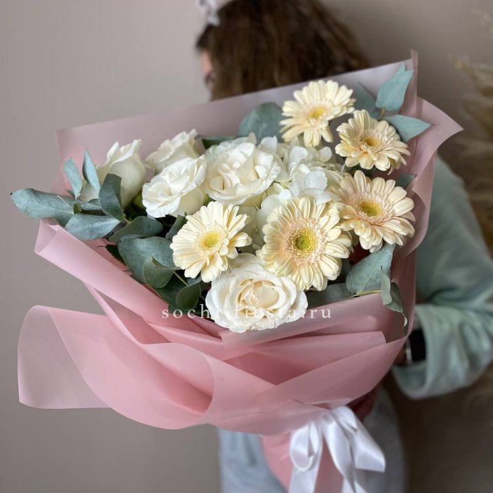 Букет роз, гортензии, гербер  в Туле