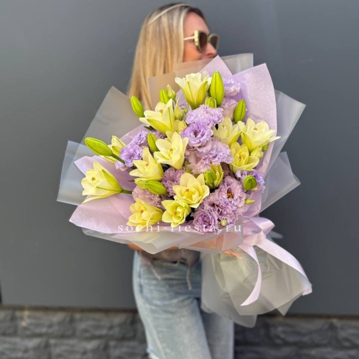  Букет лилий и эустом в Туле