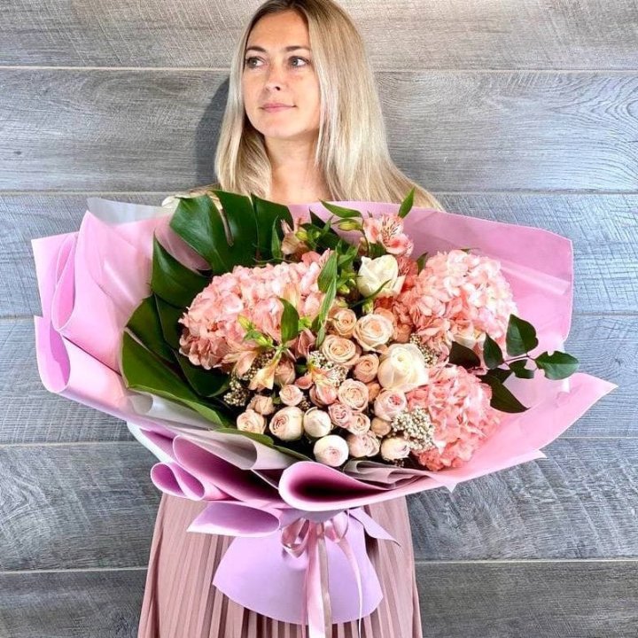 Дизайнерский букет "Валенсия-2" в Туле