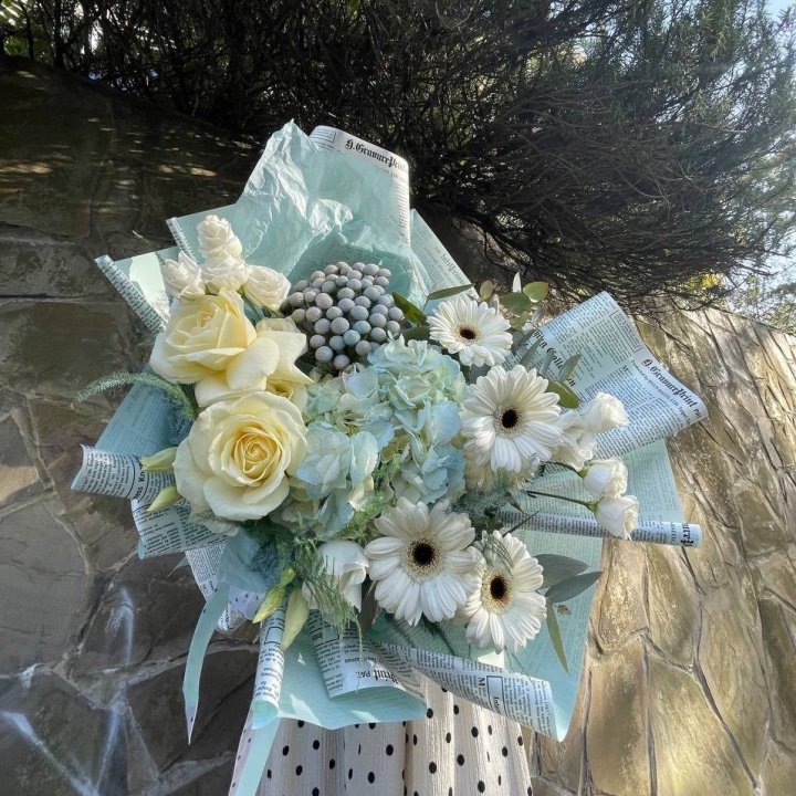 Дизайнерский букет "Линдж-блю" в Туле