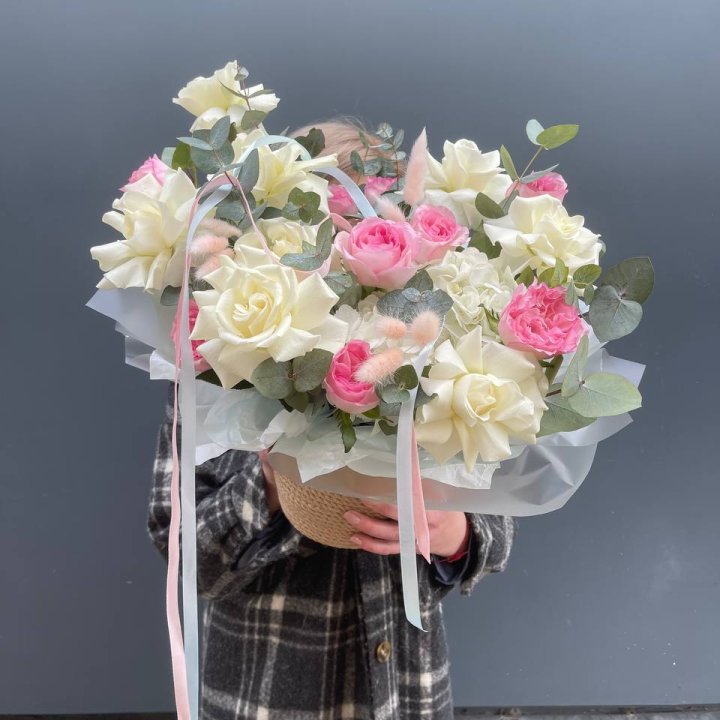 Кашпо с розами в Туле