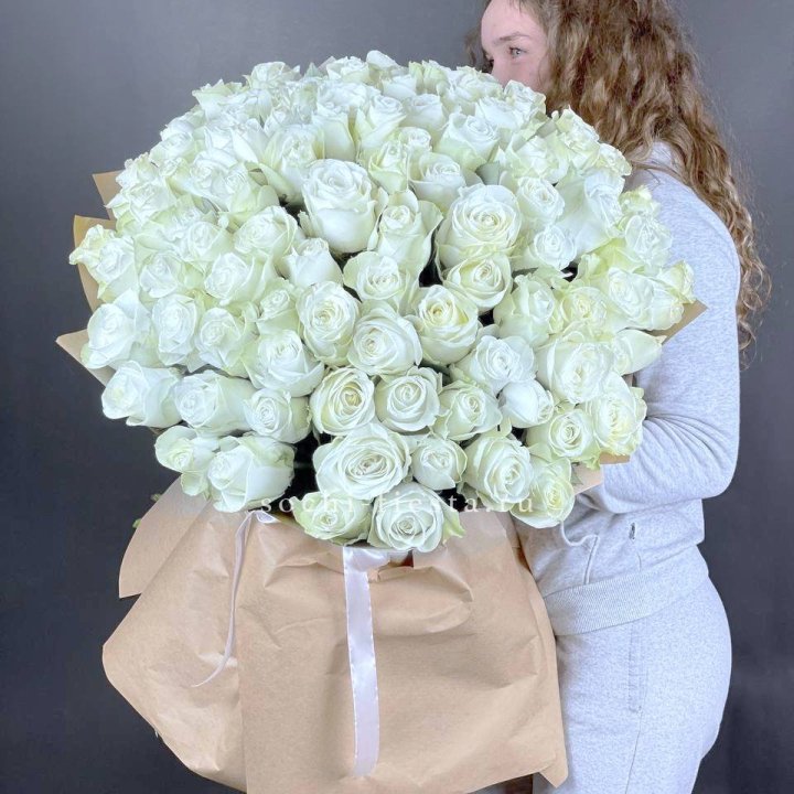 101 белая высокая импортная роза в Туле