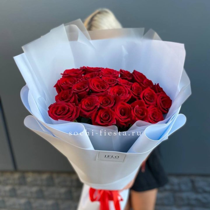 25 высоких роз  в Туле