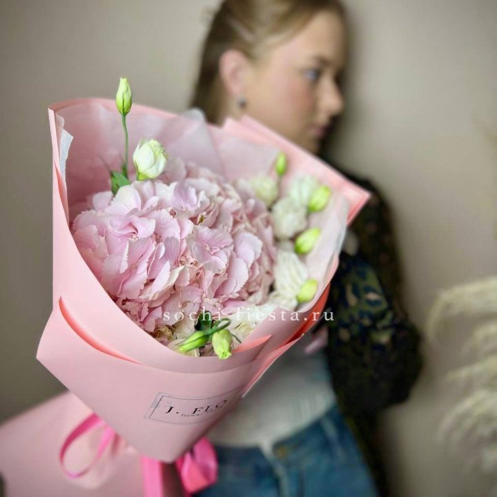 Букет с гортензией №2 в Туле