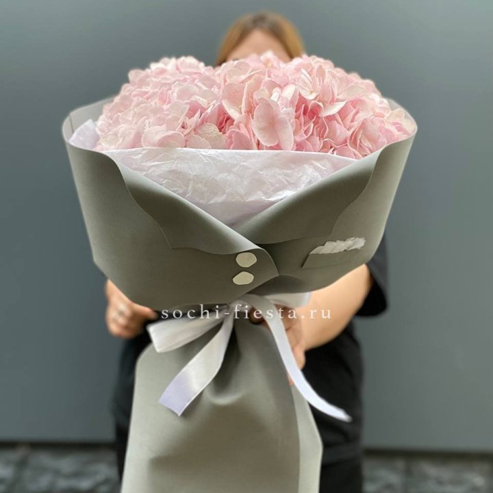  Букет  пиджачок из 5 гортензий в Туле