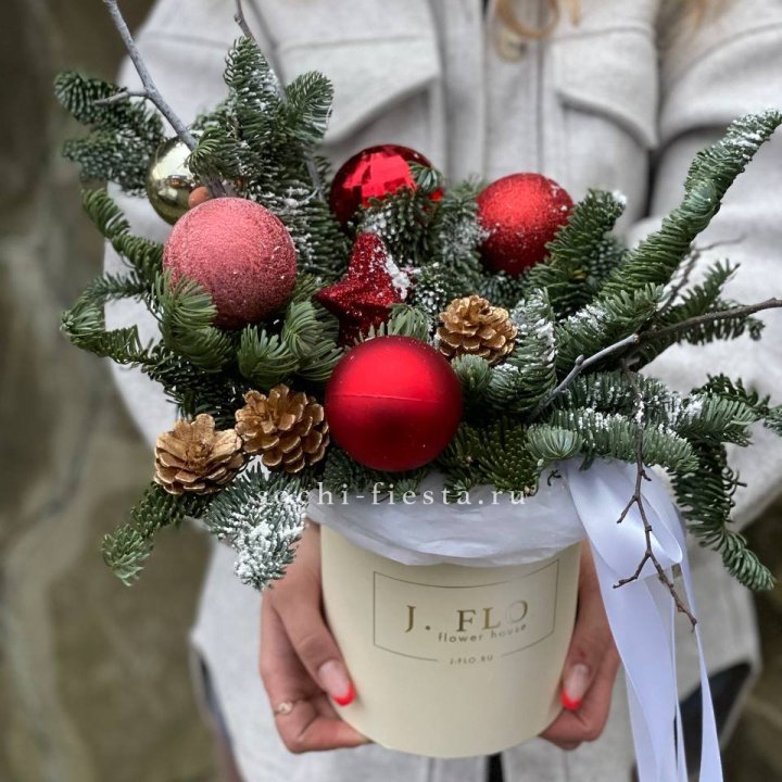 Новогодняя композиция в коробке ред в Туле