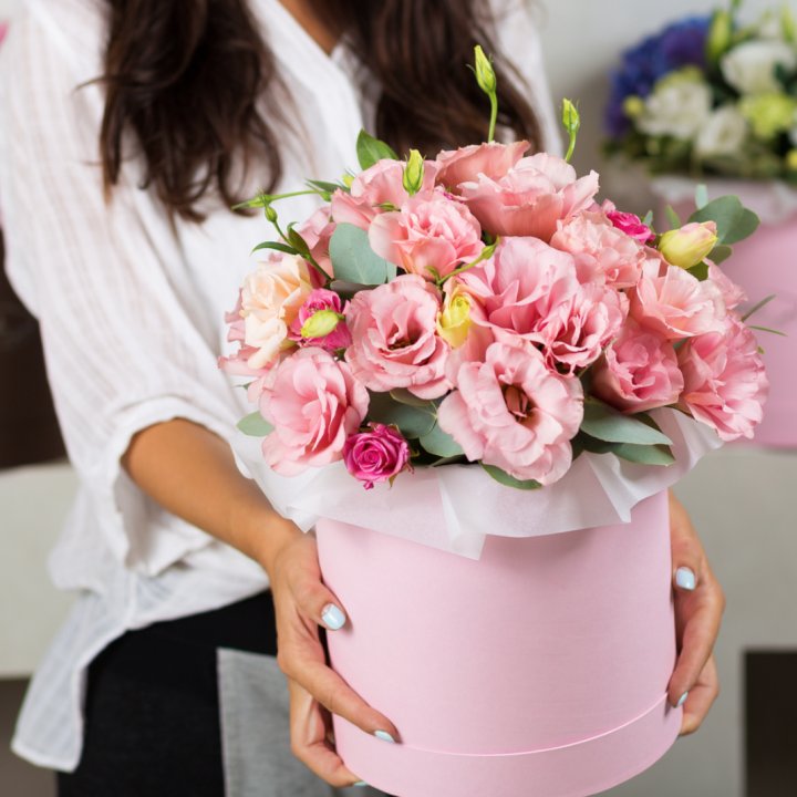 Эустома в шляпной коробке в Туле