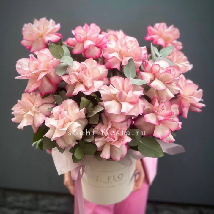 17 Французских  роз Венди в боксе в Туле