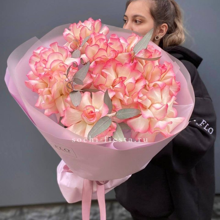 9 французских роз Джумилия в Туле