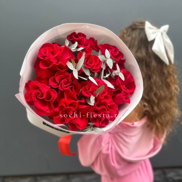 11 Красных французских роз в Туле