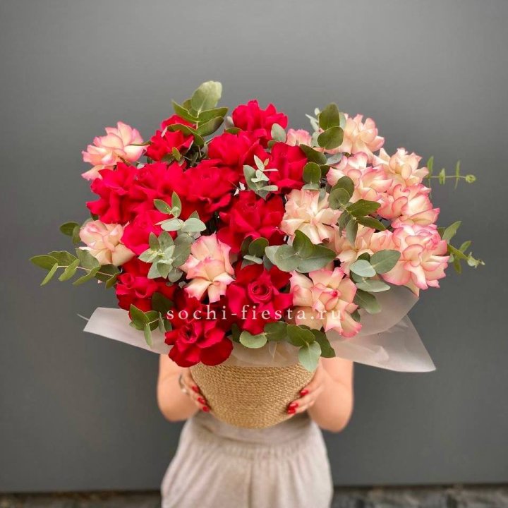 25 Французских роз в джутовом кашпо  в Туле