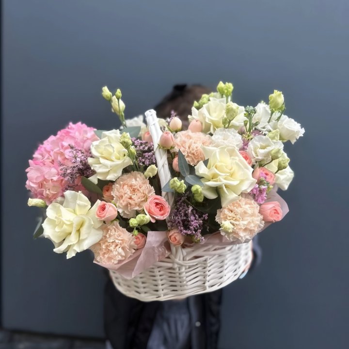 Цветочная корзина "Софтнес" в Туле