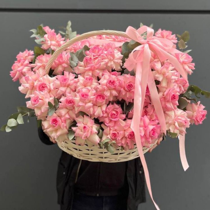 51 розовая роза в корзине в Туле