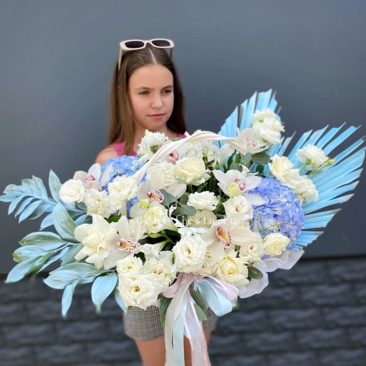 Цветочная корзина "Блю винч" в Туле