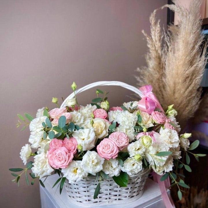 Цветочная корзина "Пинки вайт" в Туле