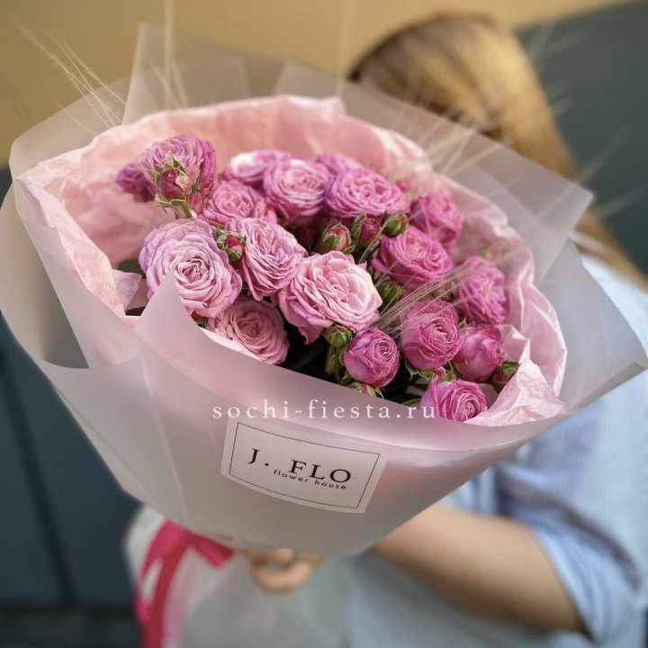 Пионовидные розы Мадам Бомбастик Pink в Туле