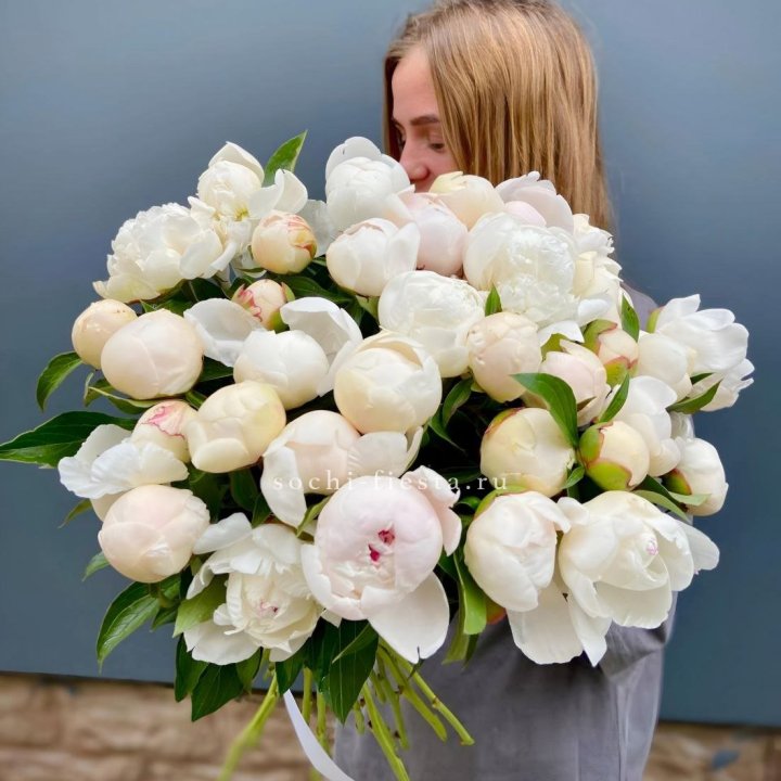 Охапка пионов в Туле