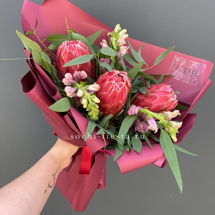 Букет из протеи "Квин" в Туле