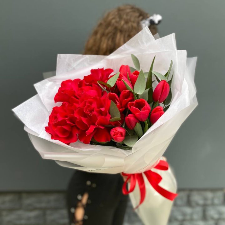 Дуо тюльпаны и розы в Туле