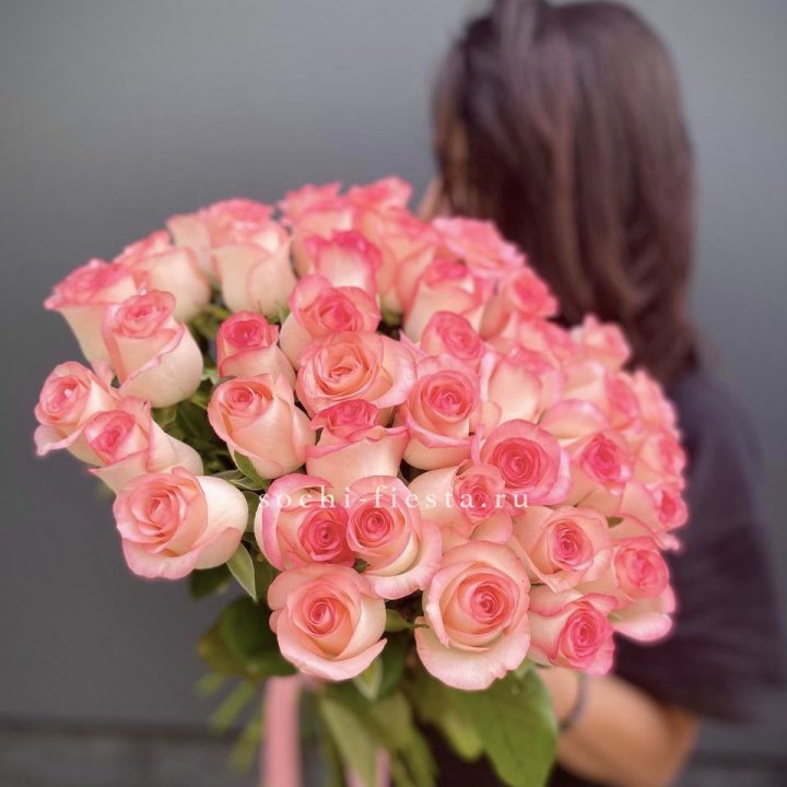 Охапка Роз Джумилия в Туле