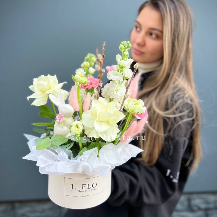 Цветочный бокс "Пасхальная композиция" в Туле