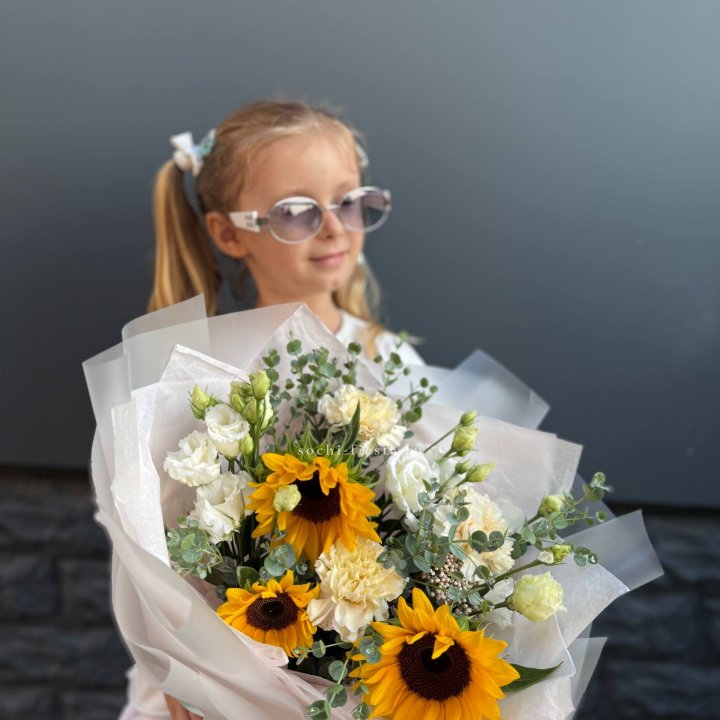  Букет  из стойких цветов с подсолнухами в Туле
