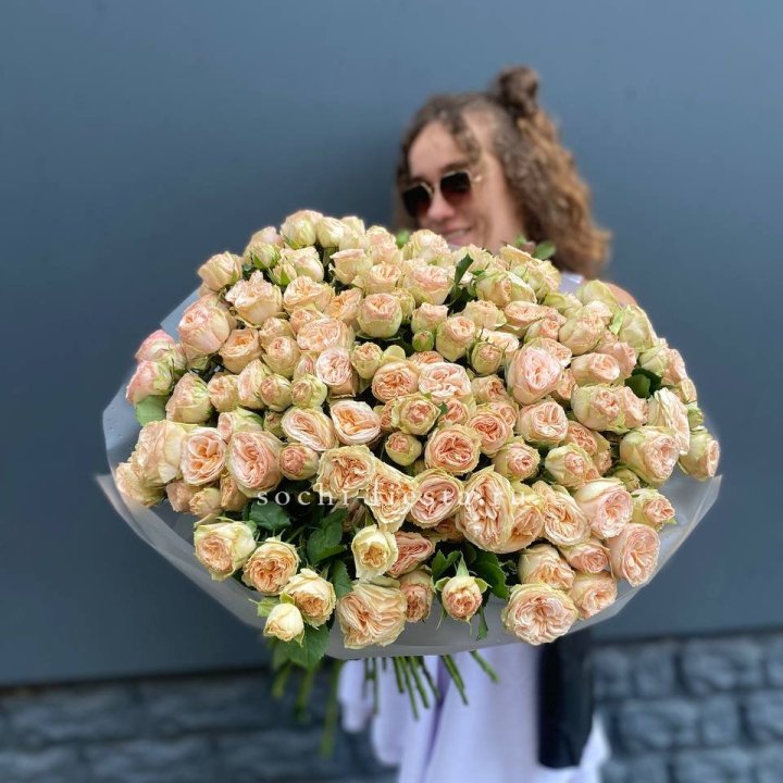 51 пионовидная роза в Туле