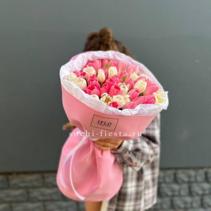 51 бело-розовый тюльпан в Туле