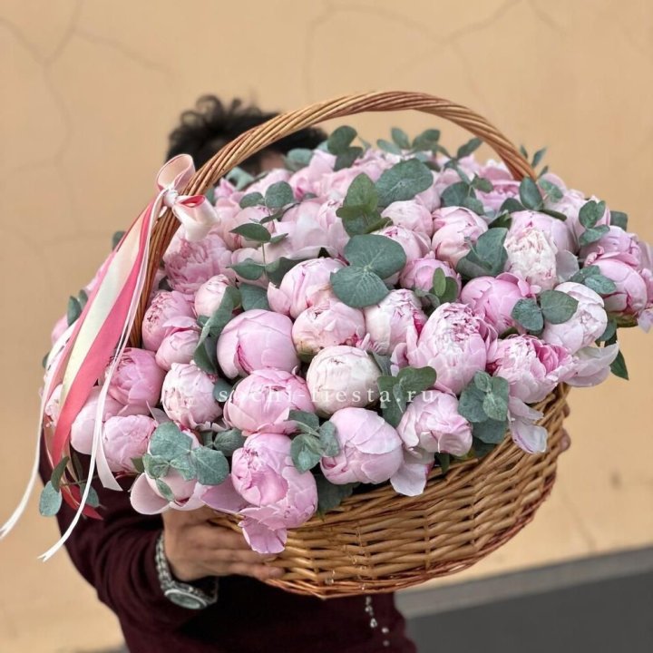 Корзина пионов "75" в Туле