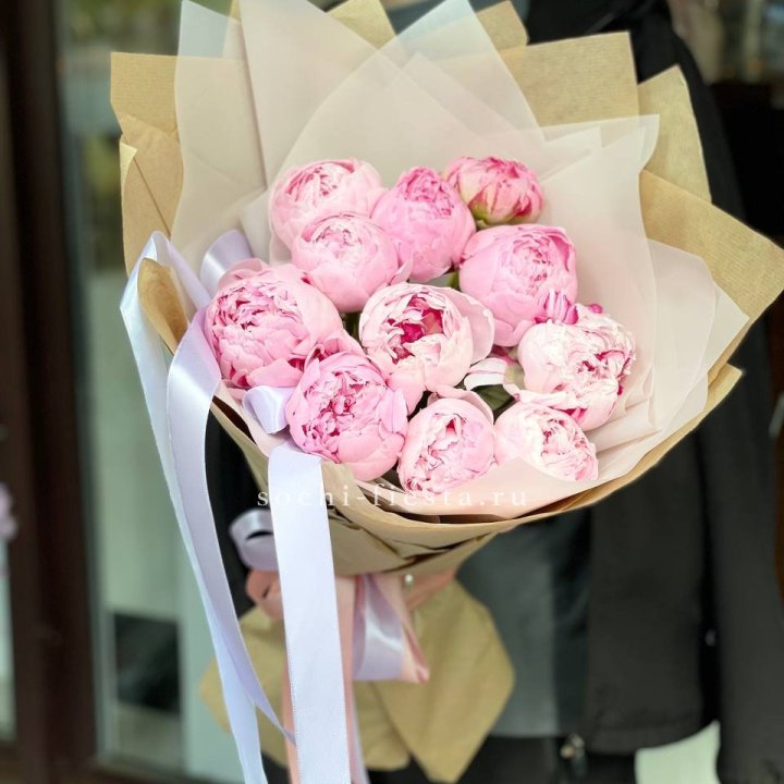 11 пионов в оформлении в Туле