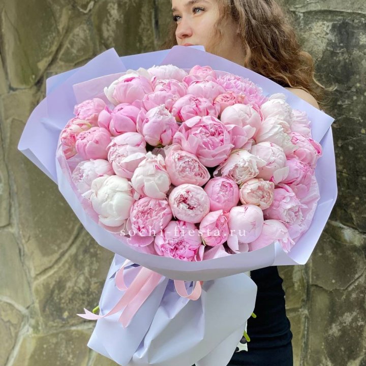 39 нежных пионов в Туле