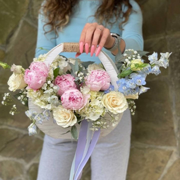 Ящик с пионами в Туле